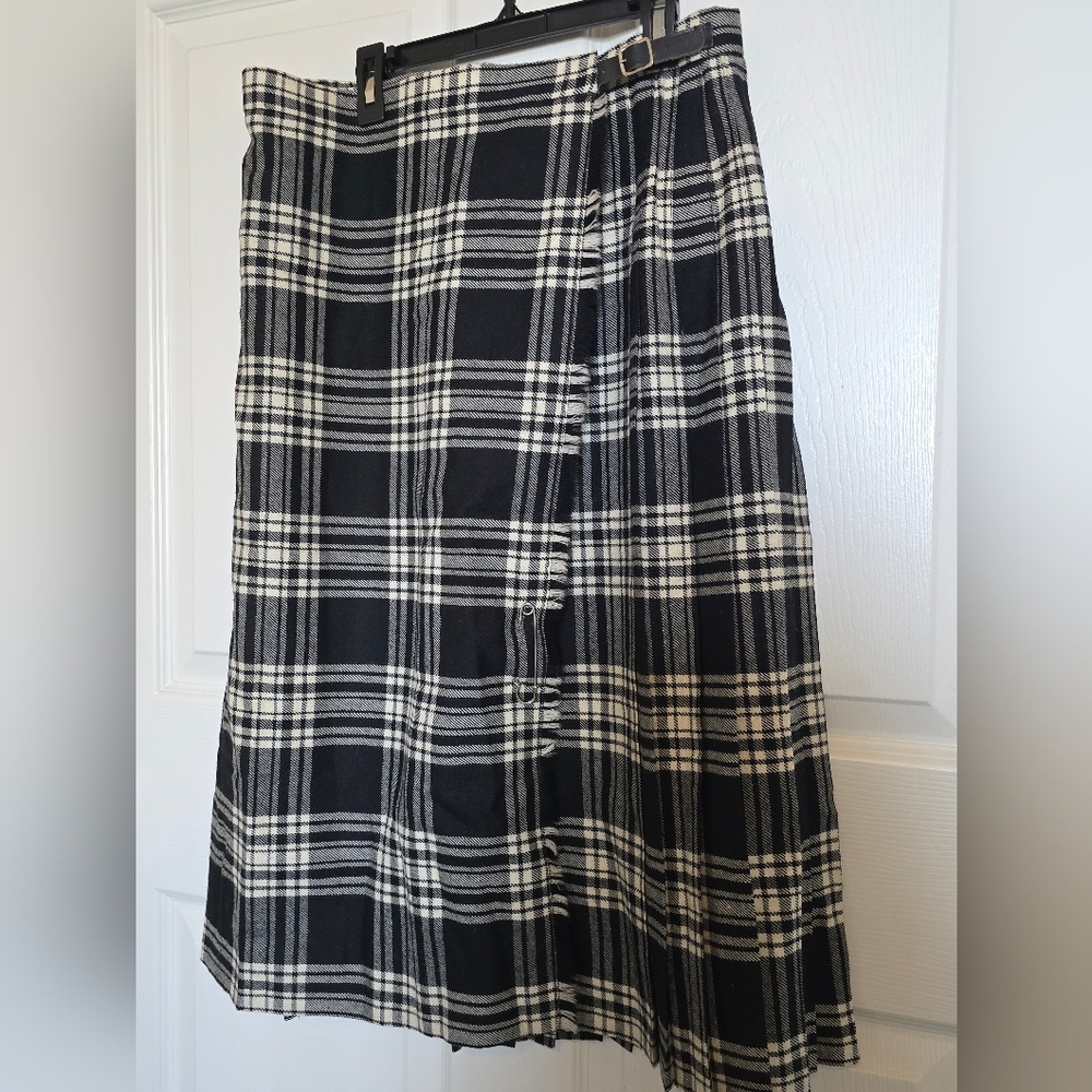 Vintage Black and White Cream Tartan Kilt Kilted Skirt Wool Leather Buckles - Picture 2 of 12